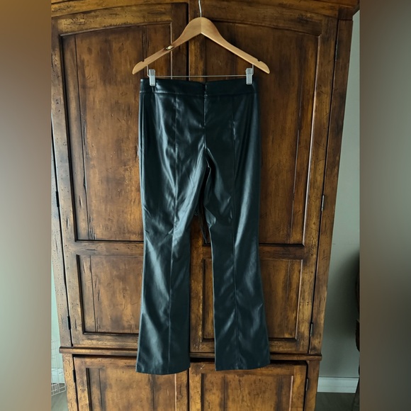 h:ours Revolve Annalise Vegan Leather Lace-up Pant in Black Small - Picture 4 of 5